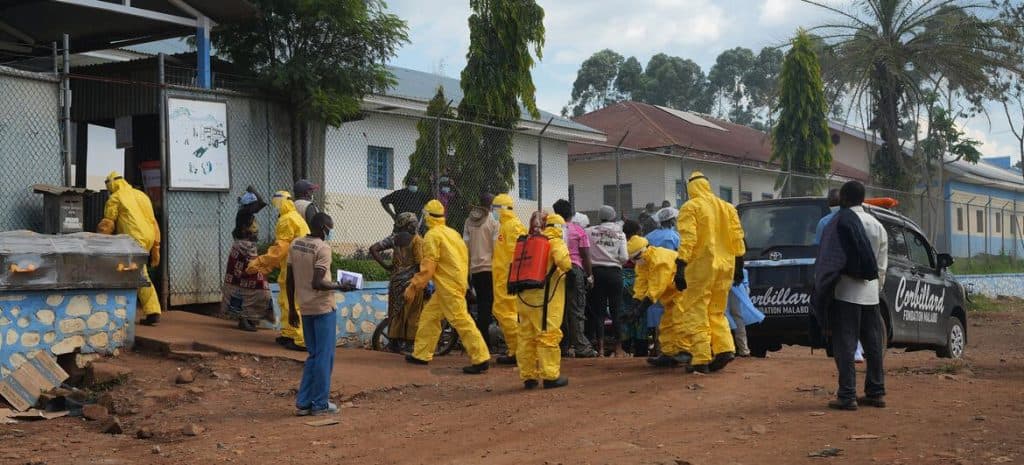 Surto de ebola ultrapassa 7 mil casos e chega a nova província do Congo