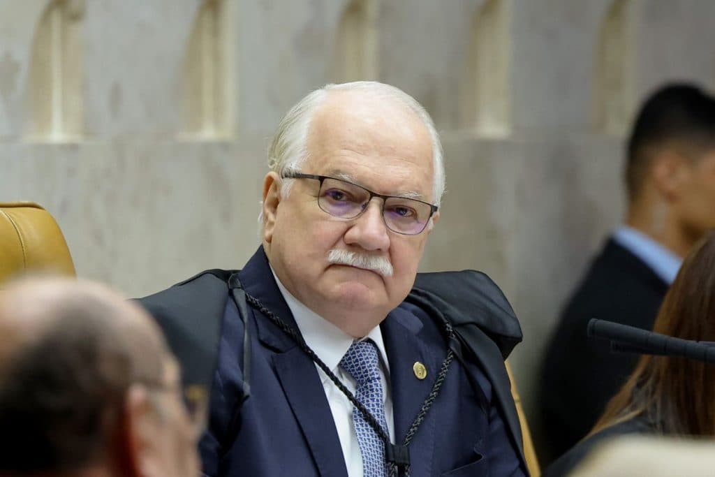 Fachin adia análise sobre Mendonça no STF em meio a troca de acusações entre ministros