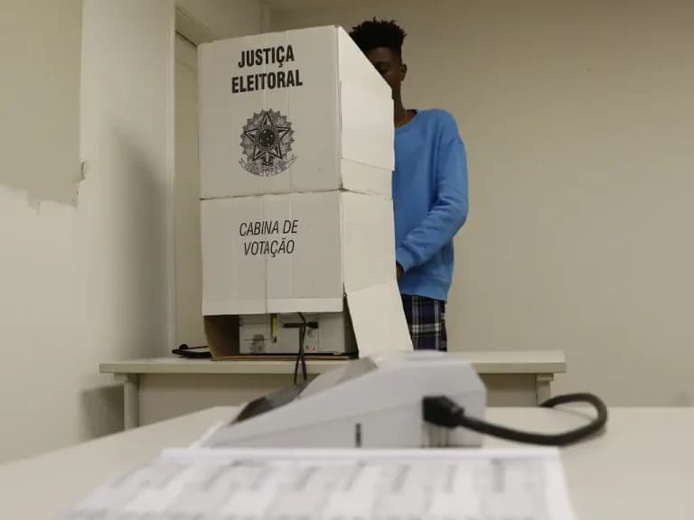 Violar o sigilo do voto é crime e pode levar à prisão