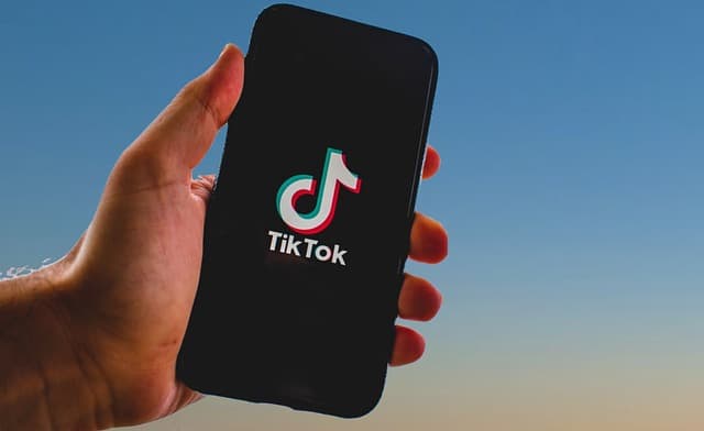 TikTok é julgado nos EUA por impacto na saúde de jovens