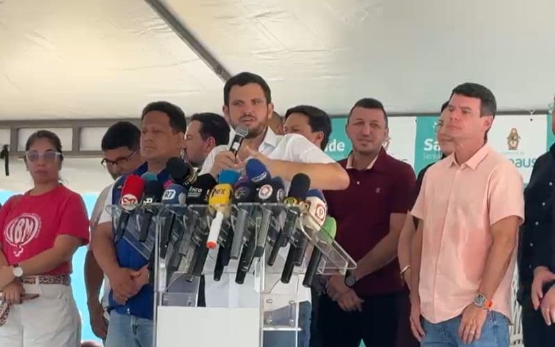 Prefeito diz que “Manaus não gera fumaça” e aponta sul do Amazonas como origem