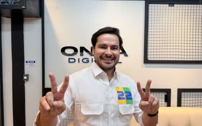 Alberto Neto cita compromissos de Flávio com BR-319 e Zona Franca de Manaus