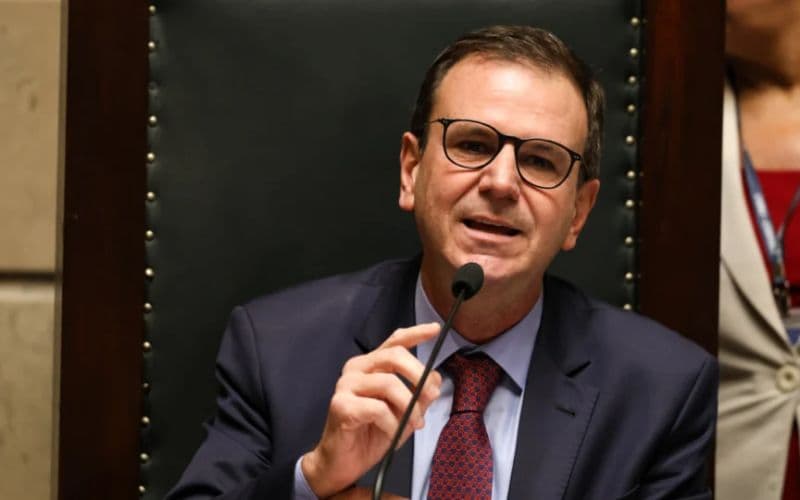 Eduardo Paes recorre ao STF após TSE anular votos de Garotinho