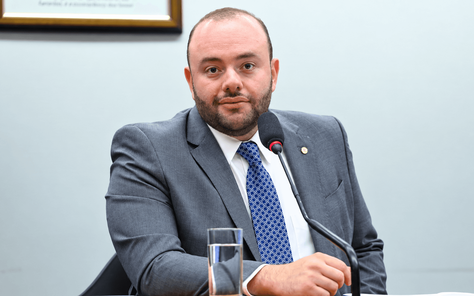 Fausto Jr. apoia Omar Aziz no AM, mas mantém voto em Flávio Bolsonaro