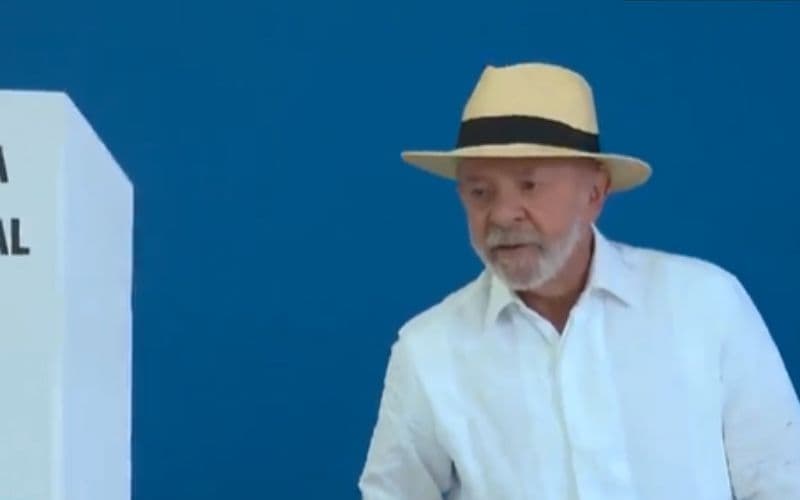Lula vota no primeiro turno das eleições 2026