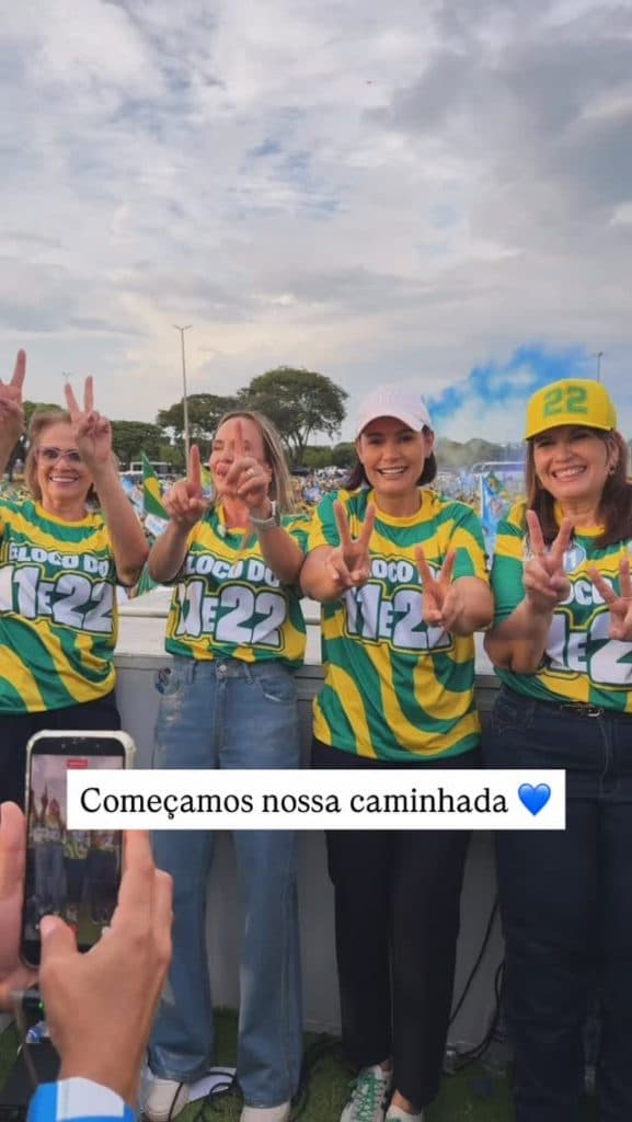Michelle participa de ato de Celina Leão na véspera do segundo turno