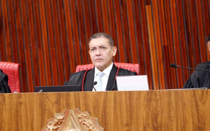 Nunes Marques determina análise urgente sobre canal pró-Lula no WhatsApp