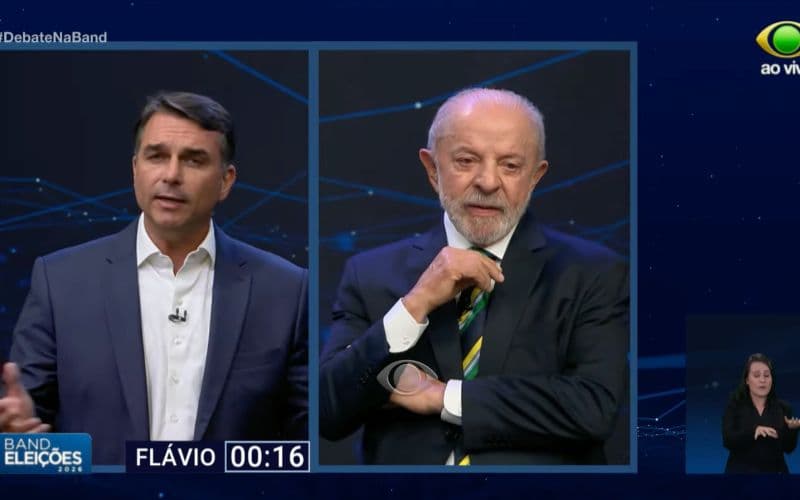 Plateia interrompe falas finais de Lula e Flávio em debate na Band