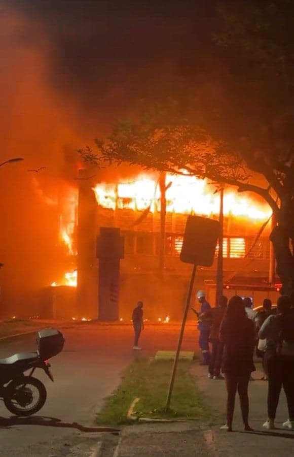 Incêndio em prédio da UFPE destrói pesquisas