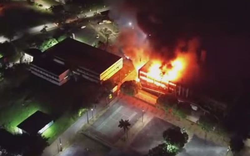 PF investiga se incêndio que causou prejuízo de R$ 100 milhões na UFPE foi criminoso