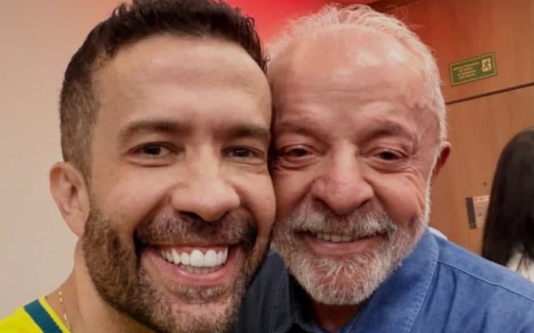 Lula promete ampliar contato direto com a população e cita Janones