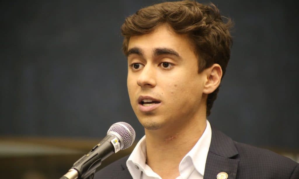 Nikolas Ferreira critica decisão de Zanin e não reconhece vitória de Lula