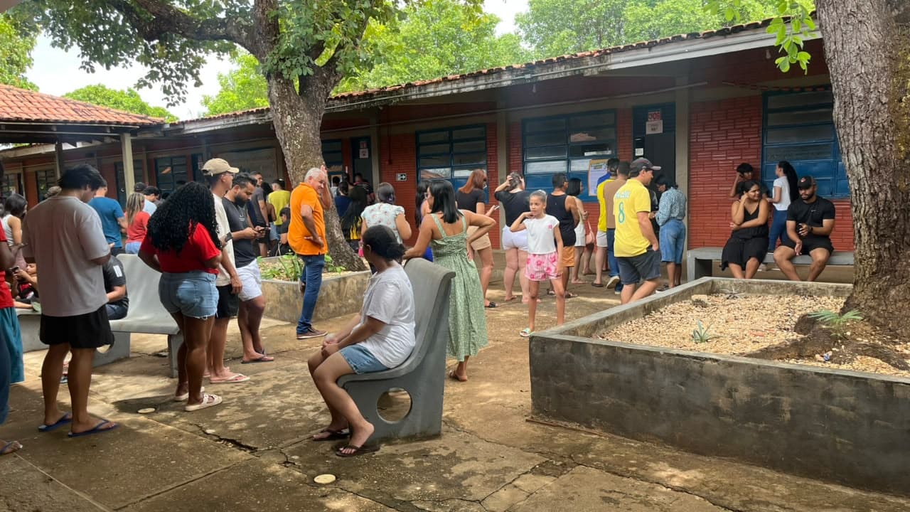 Eleitores movimentam locais de votação no Tocantins neste domingo (4)