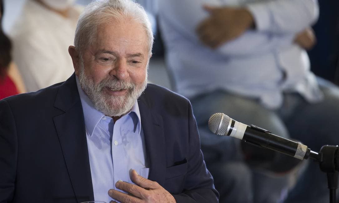 Nova pesquisa: Lula com 45% no primeiro turno e vence todos os cenários no segundo