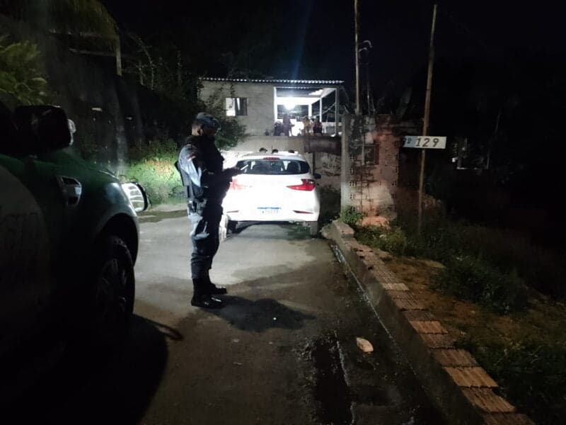 Assaltantes tentam roubar motorista de aplicativo na zona Leste de Manaus