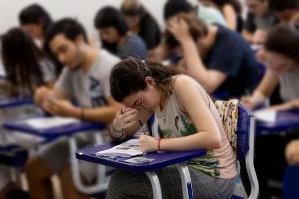 Bolsonaro veta PL que prevê ajuste na validade de concursos públicos
