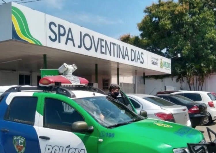 Mulher é assassinada na frente de bar na Compensa