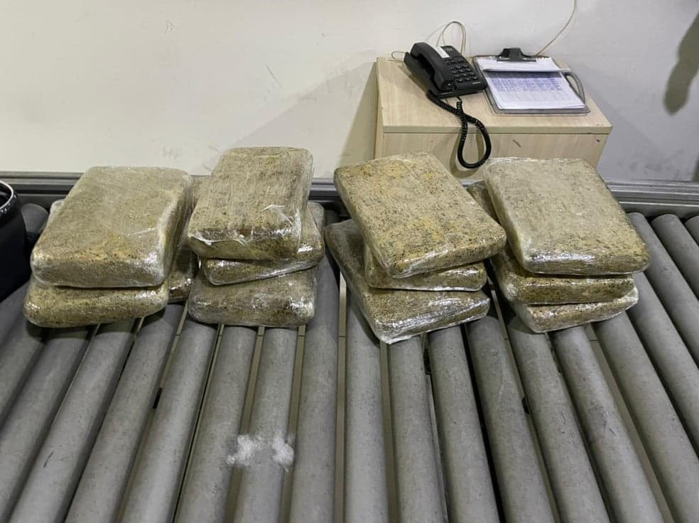 Mais de 13kg de drogas são apreendidas em bagagens no aeroporto de Manaus