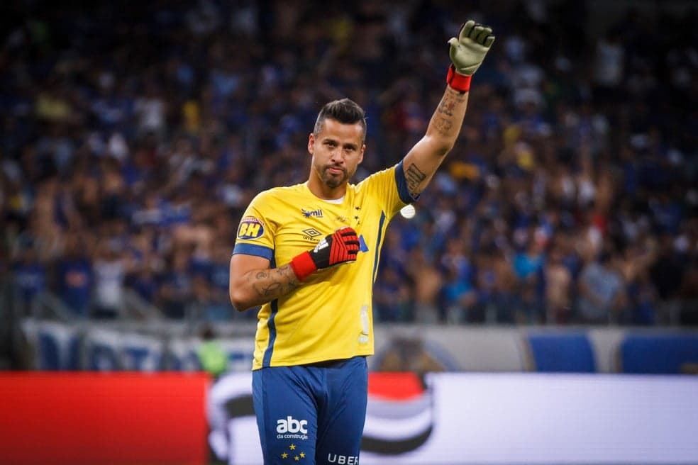 Após 17 anos, goleiro Fábio anuncia saída do Cruzeiro