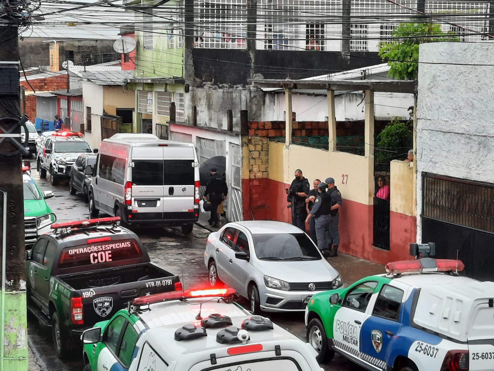 Após mais de 15 horas, família mantida refém é liberada em Manaus