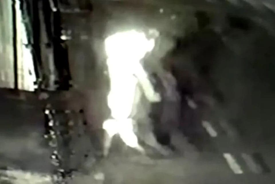 VÍDEO: Mulher corre desesperada com o corpo em chamas em Belém