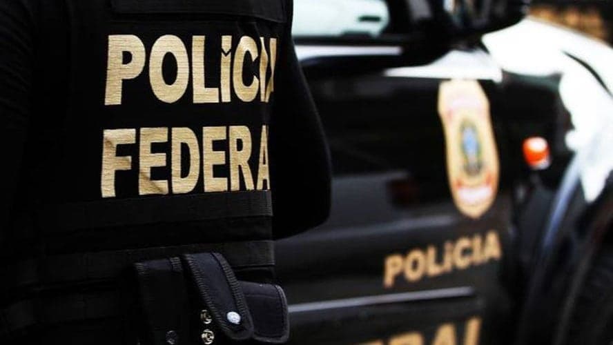 Polícia Federal prende homem com material de pornografia infantil