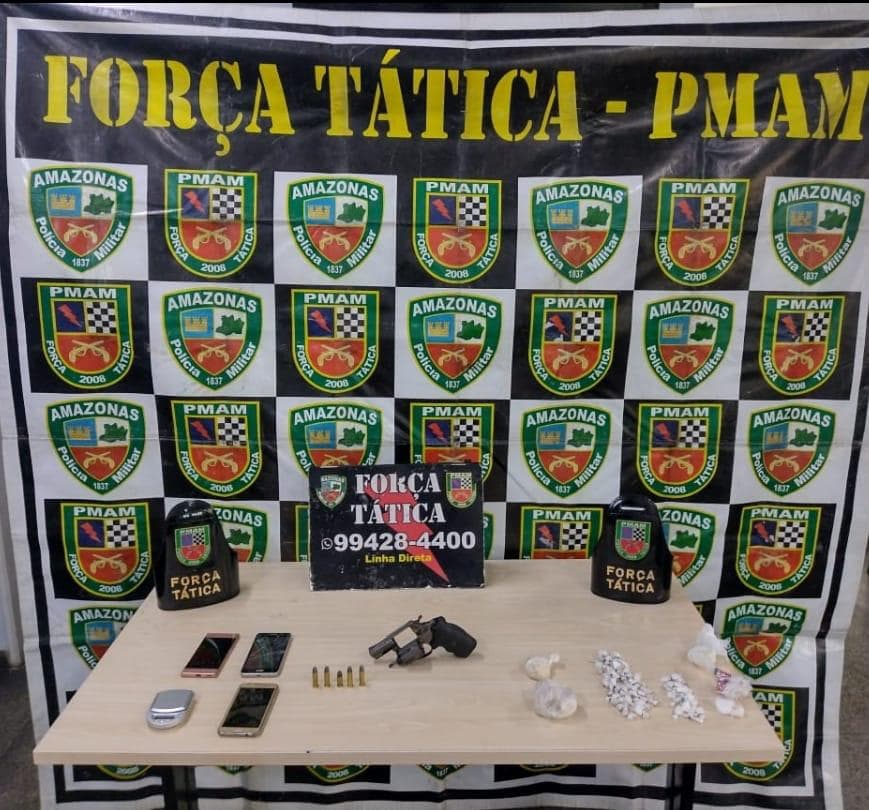 Jovem é preso com drogas e armas no Cidade de Deus
