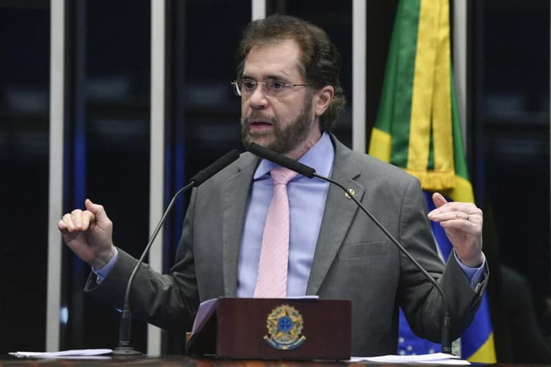 Exclusivo: Plínio Valério afirma que Amazonino não se filiará ao PSDB
