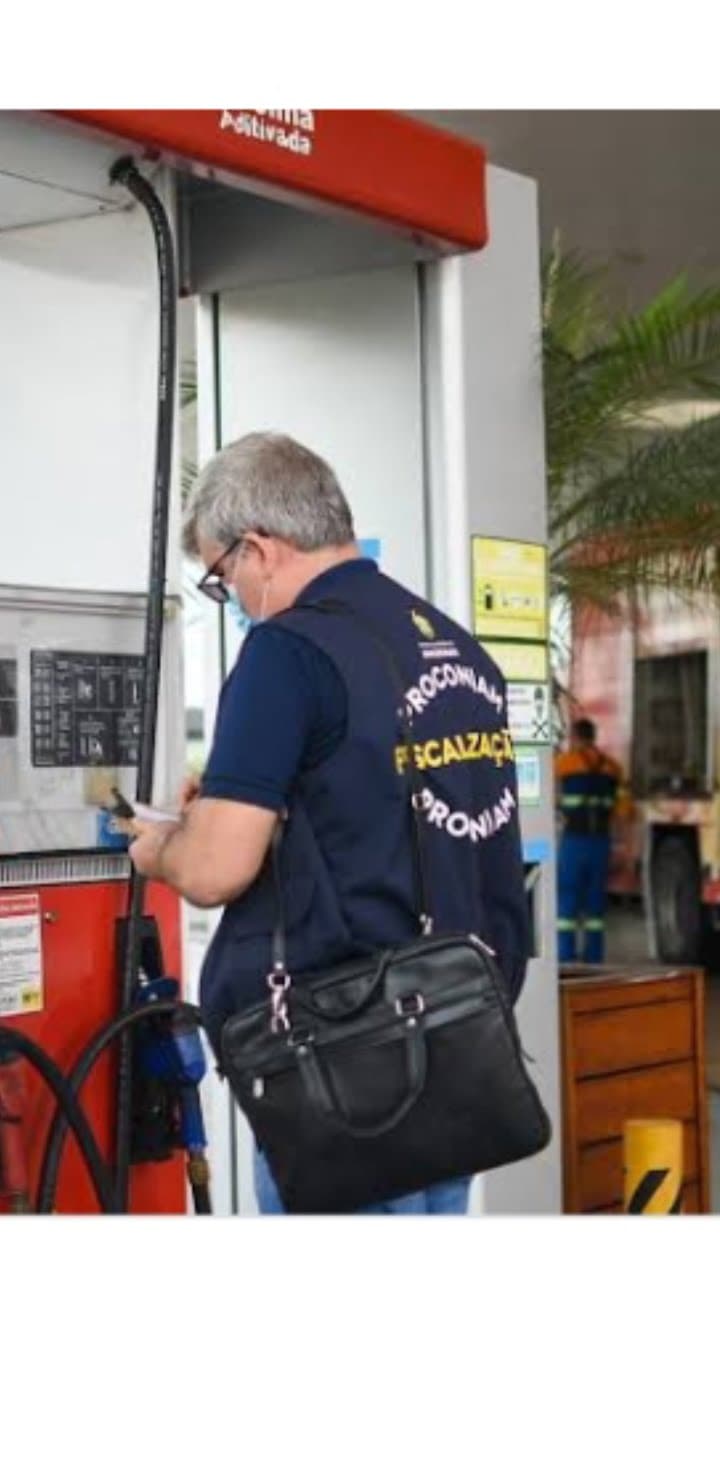 Procon autua postos de combustíveis por preços abusivos