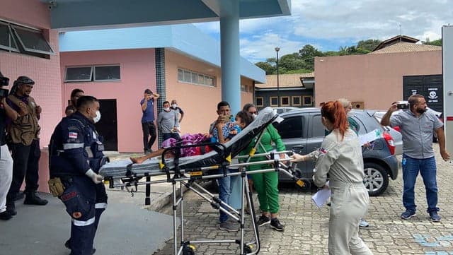 Irmãos encontrados na mata são transferidos para Pronto-Socorro da Criança em Manaus