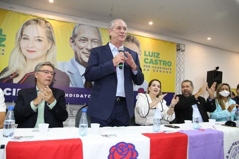 Ciro Gomes oficializa candidatos ao governo do Amazonas e Senado pelo PDT