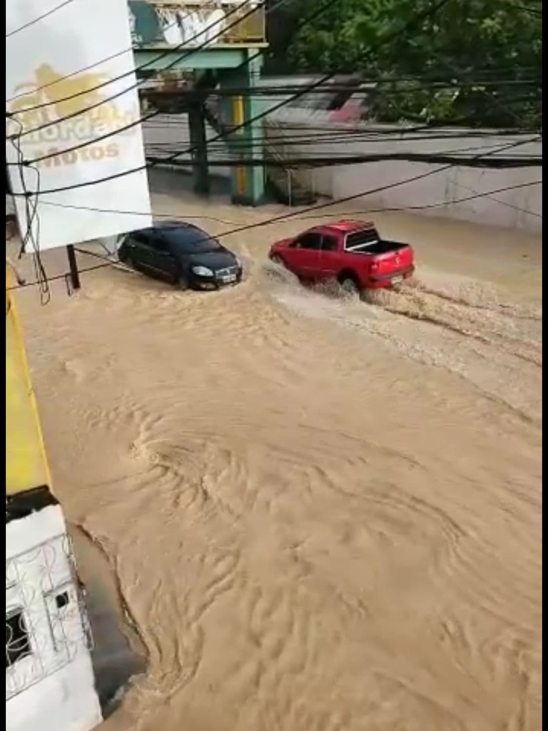 Adutora rompe pela sétima vez e causa transtornos na Cachoeirinha