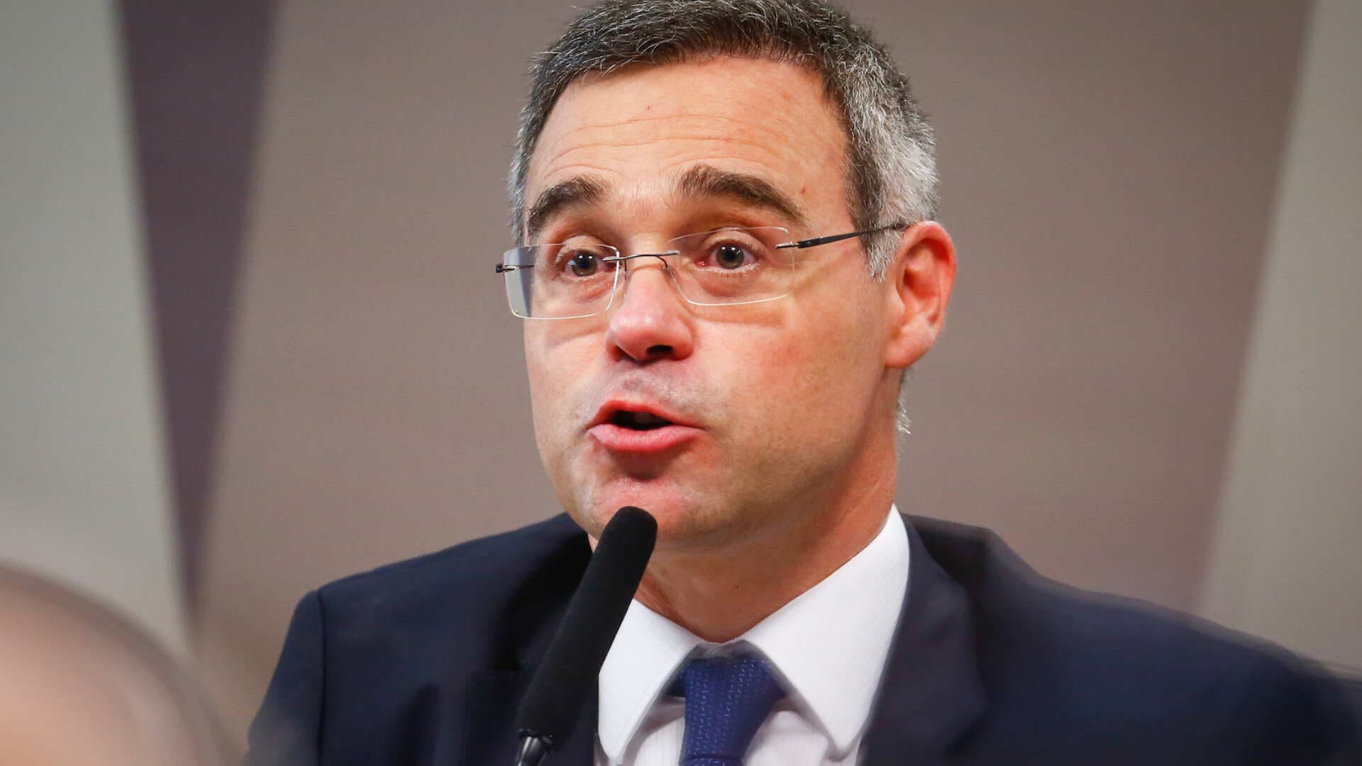Após voto pela condenação de deputado, André Mendonça reage a críticas nas redes sociais
