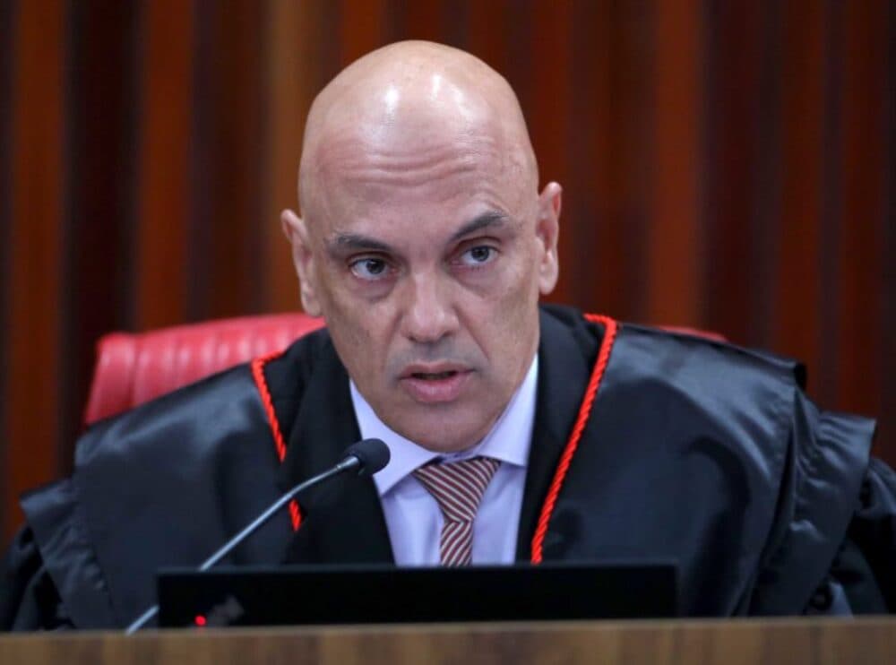 Alexandre de Moraes aplica nova multa a Daniel Silveira por descumprimento de uso de tornozeleira
