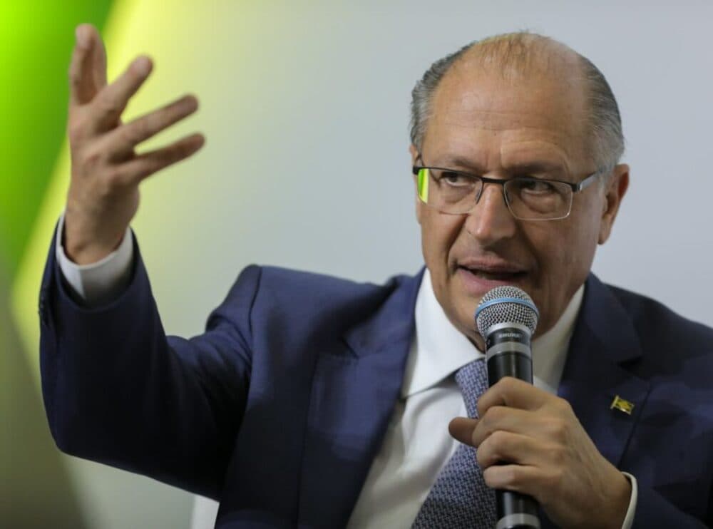 Alckmin deverá liderar equipe de transição de Lula