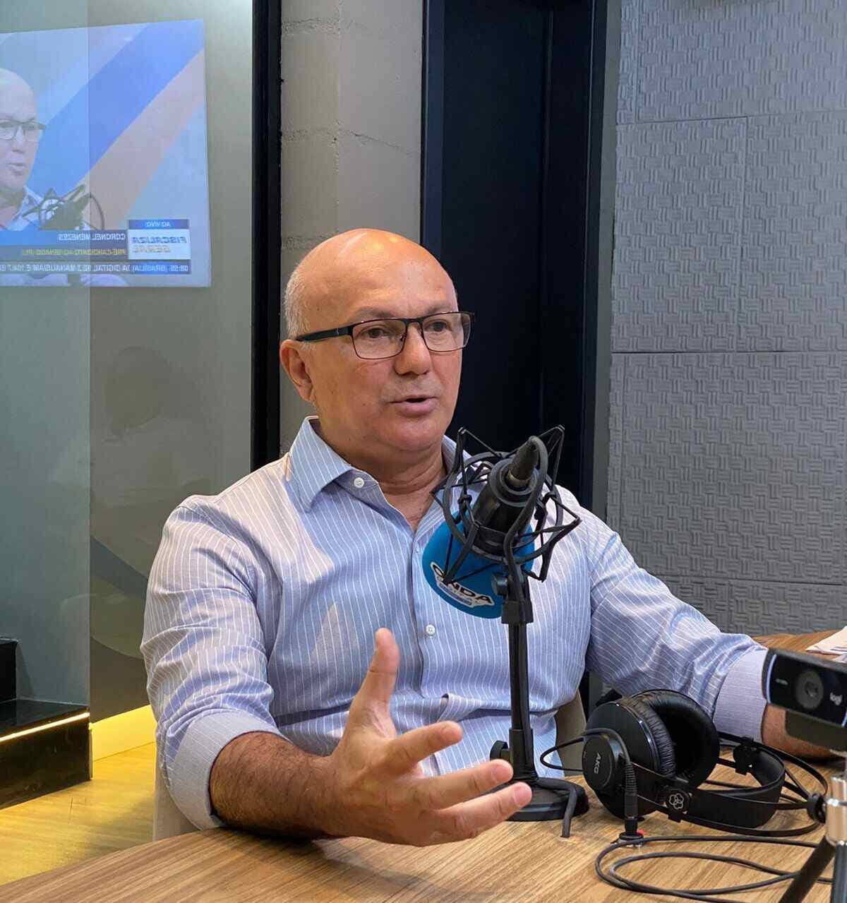 Coronel Menezes vai pedir retirada de Marcelo Ramos da vice-presidência da Câmara