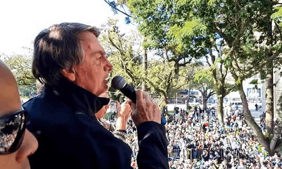 Em evento evengélico, Bolsonaro volta a dizer que “só Deus” o tira da presidência