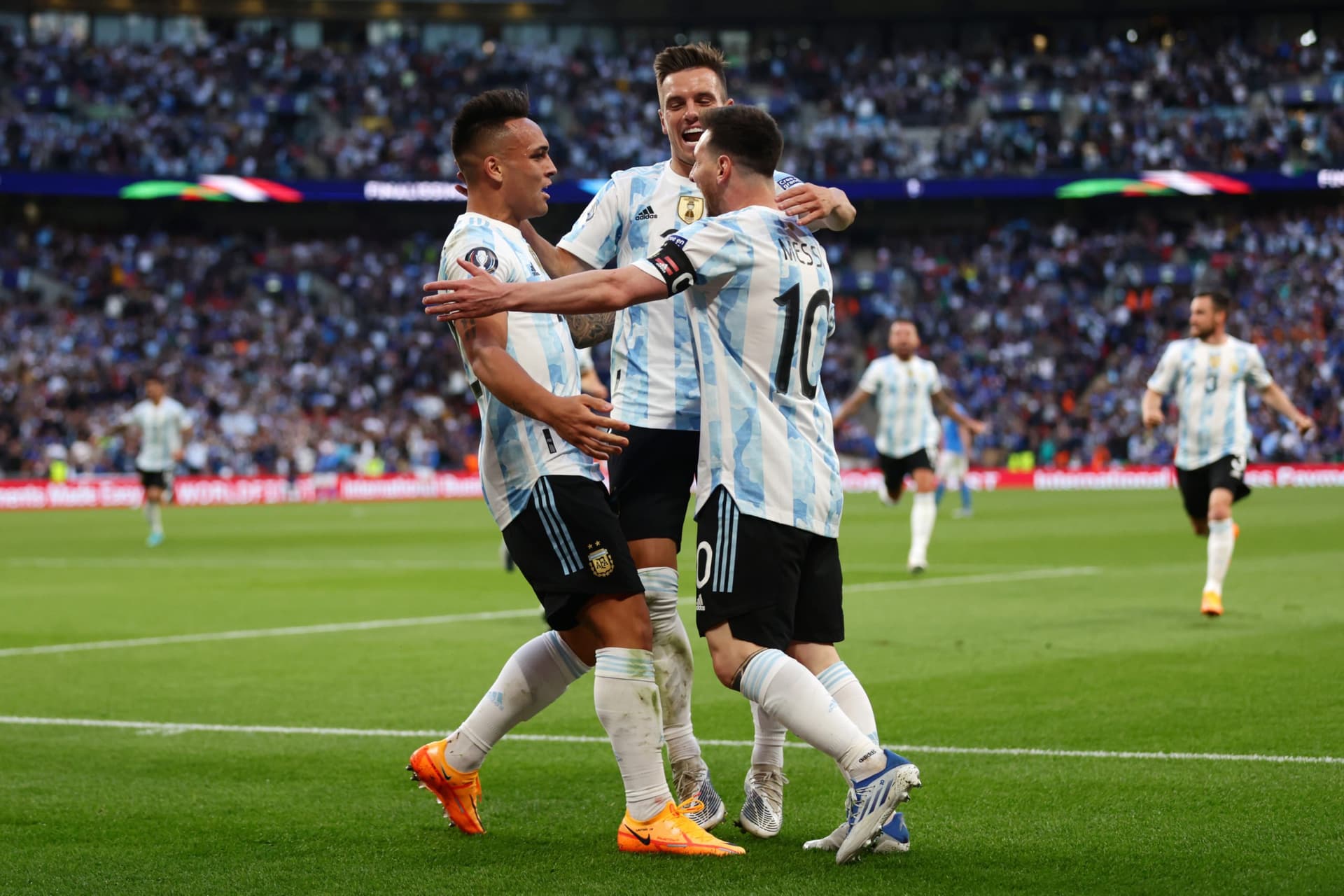 Argentina vence Itália por 3 a 0 e é campeã da Finalíssima 2022