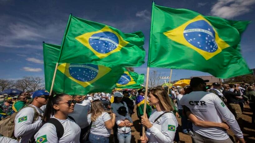 Juíza afirma que uso da bandeira do Brasil será considerado propaganda eleitoral