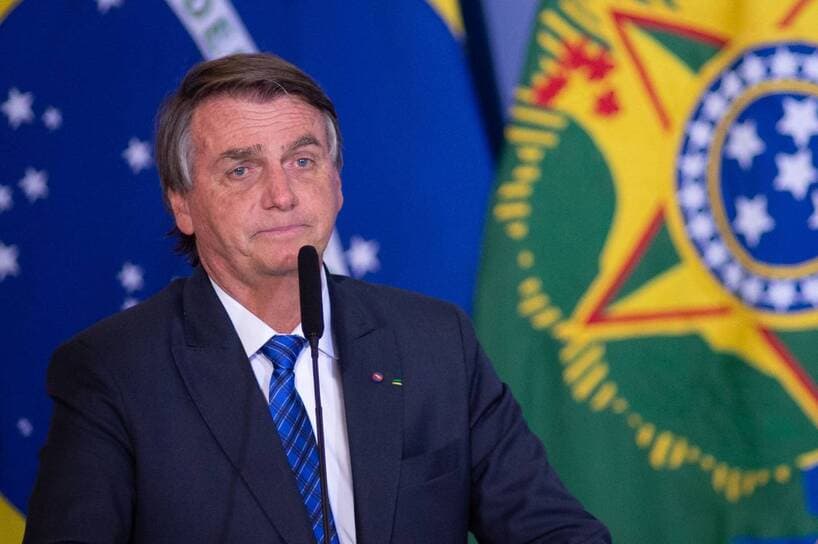Bolsonaro vai tentar convencer bancos a concederem crédito consignado a beneficiários do Auxílio Brasil