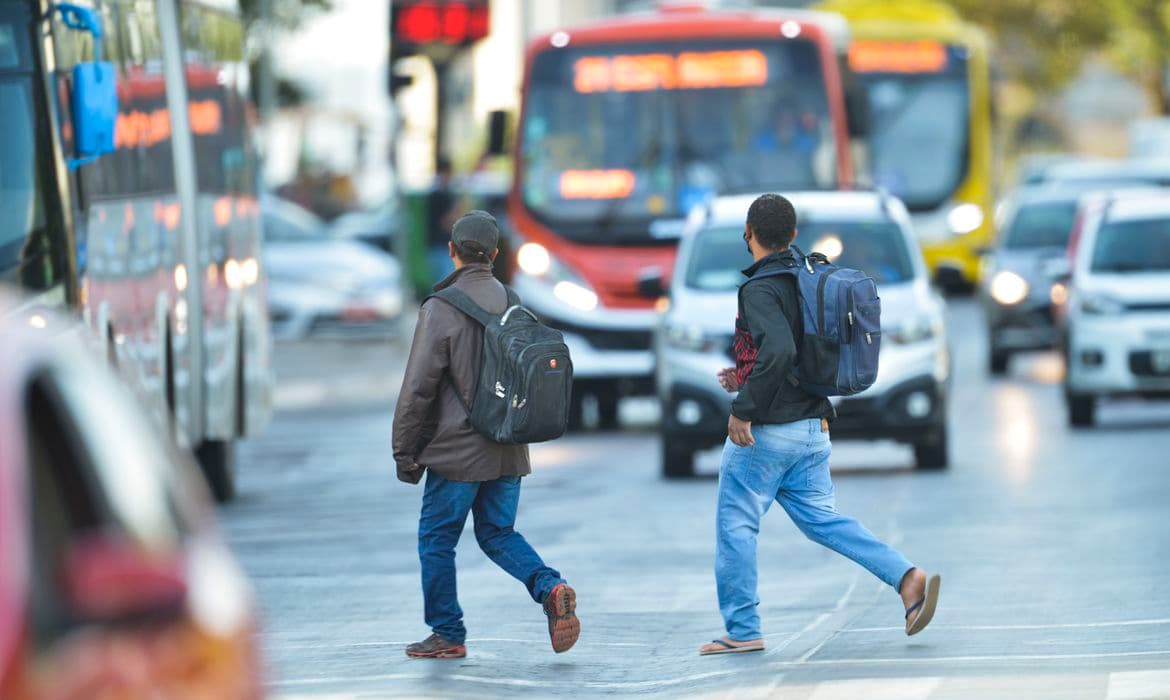 Brasil acumula 678.715 mortes por covid-19 desde o início da pandemia