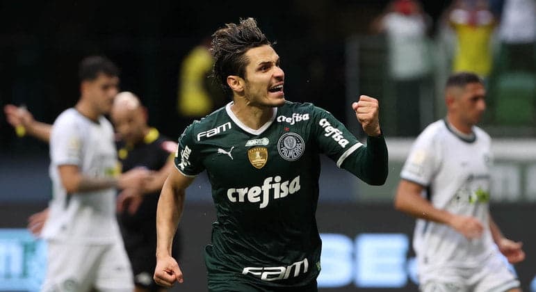 Brasileirão: Palmeiras vence o Goiás e salta na liderança