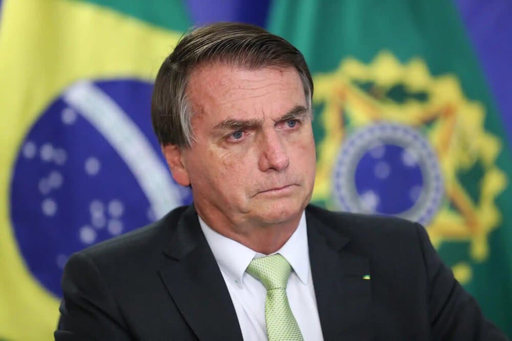 “Lamento”, diz Bolsonaro sobre atentado a vice-presidente argentina