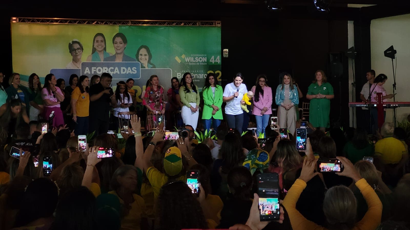 Michelle revela que Bolsonaro “é gatinho” em casa