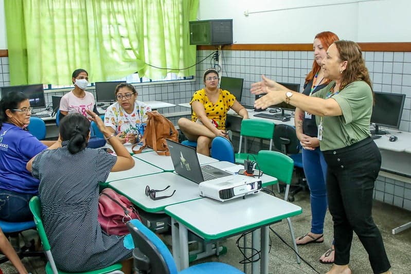 Violência doméstica é tema de palestra para mães de estudantes