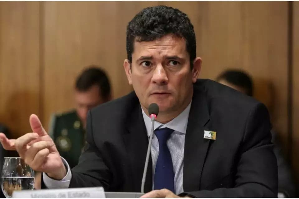 Moro anuncia apoio a Bolsonaro; presidente fala em “passado apagado”