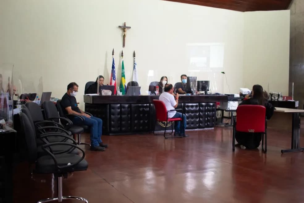 Caso Adiel: juíza suspende julgamento
