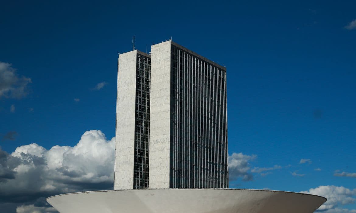Projeto torna hediondo crimes sexuais contra menores