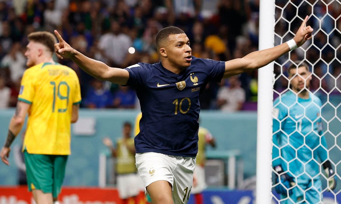 Atual campeã do mundo, França goleia Austrália por 4 a 1
