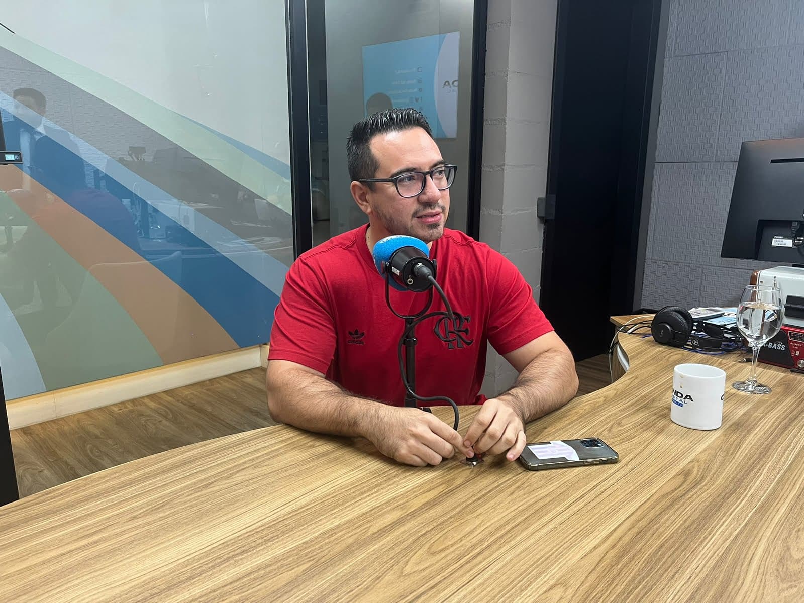 “Políticos vivem numa sociedade secreta da mamata”, diz Rodrigo Guedes